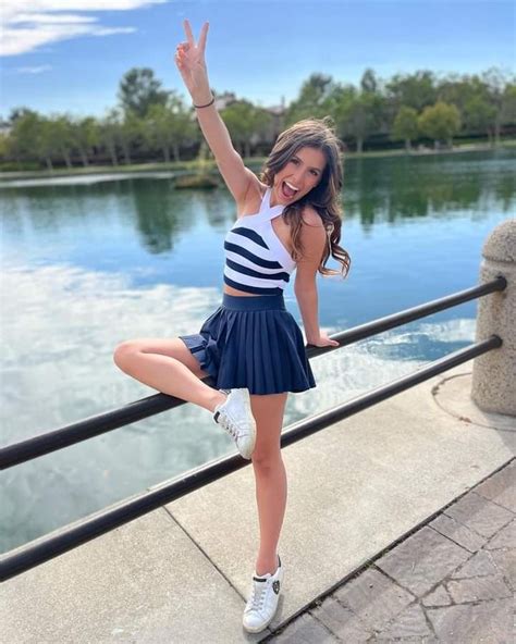 Madisyn Shipman Posing Outside .
